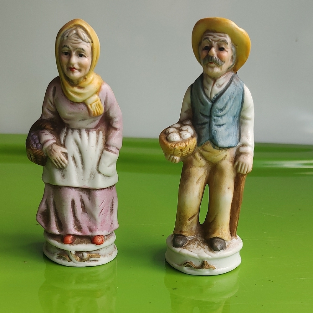 Charming Vintage Figurine Set - Elderly Couple
